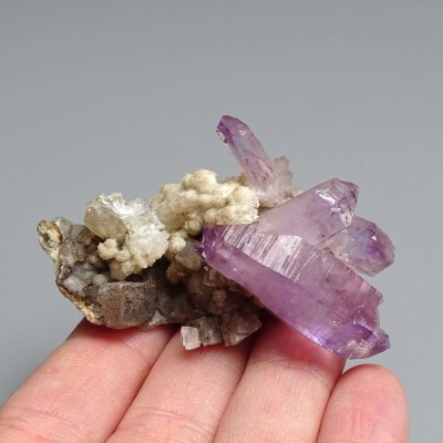 Natürliche Amethystkristalle im Gestein 36,8g, Mexiko