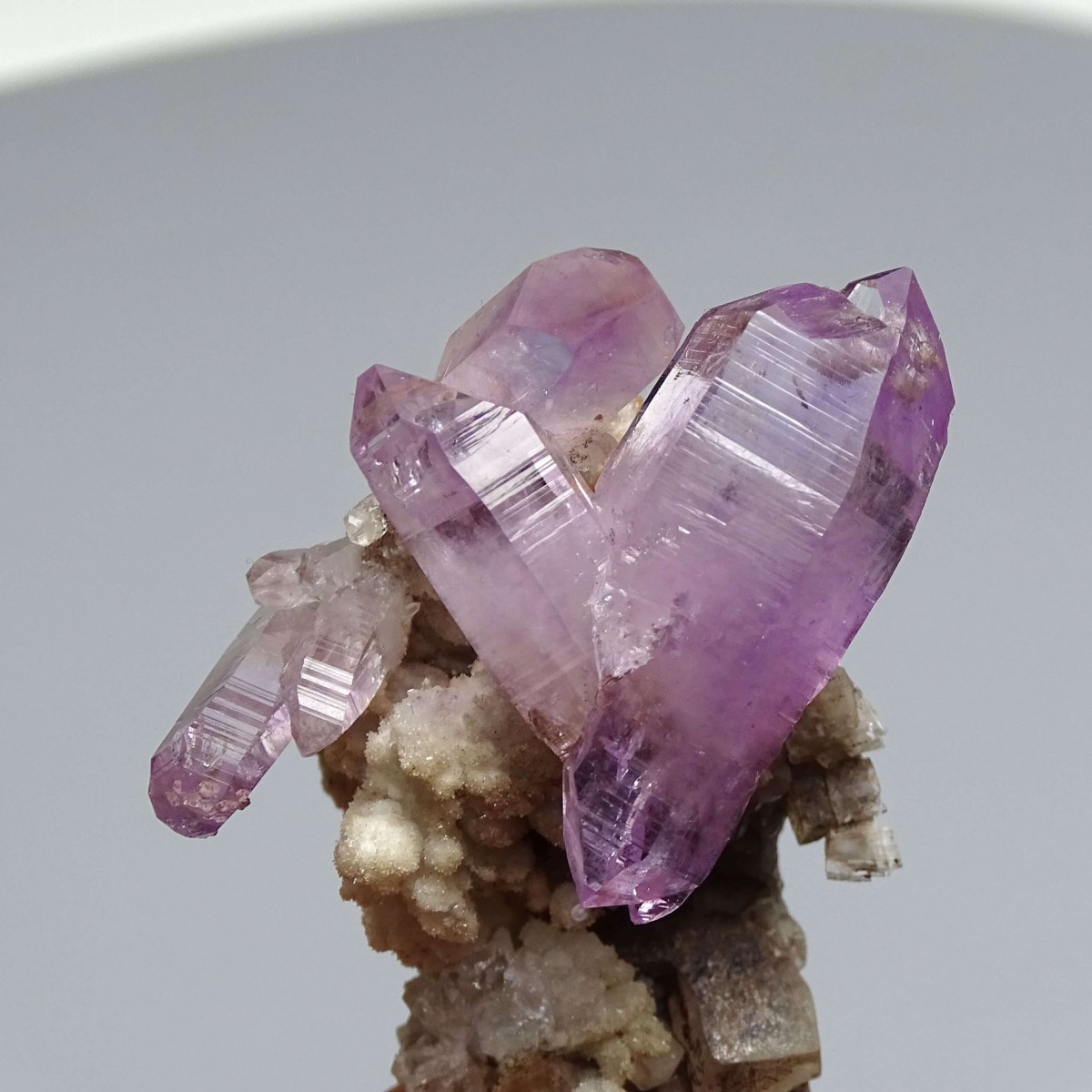 Natürliche Amethystkristalle im Gestein 36,8g, Mexiko