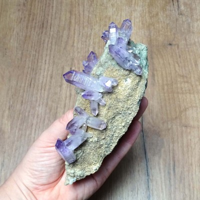 Natürliche Amethystkristalle im Gestein 558g, Mexiko