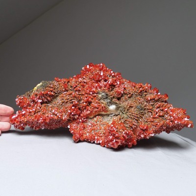 Vanadinite mineral 2352g, Morocco