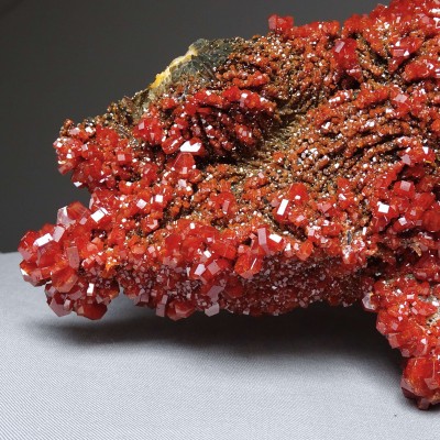 Vanadinite mineral 2352g, Morocco