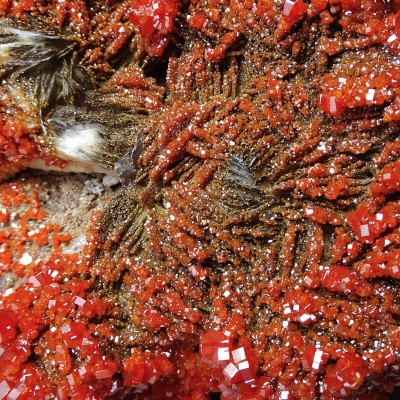 Vanadinite mineral 2352g, Morocco