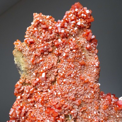 Vanadinite mineral 2352g, Morocco