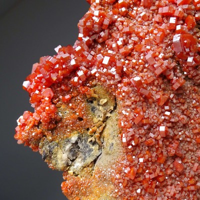 Vanadinite mineral 2352g, Morocco