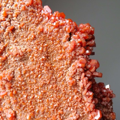 Vanadinite mineral 2352g, Morocco