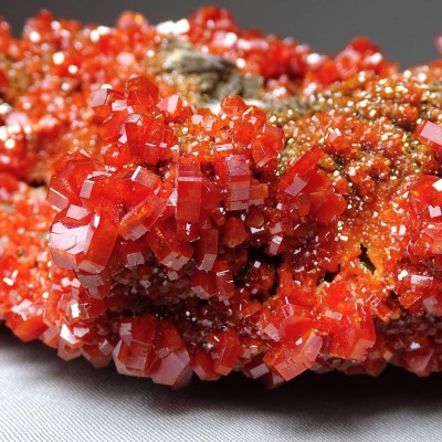 Vanadinite mineral 2352g, Morocco