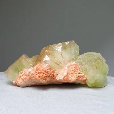 Green apophyllite, stilbit druse 1574g, India