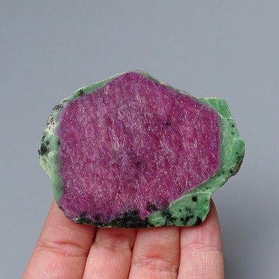 Ruby in zoisite polished plate 37g, Tanzania