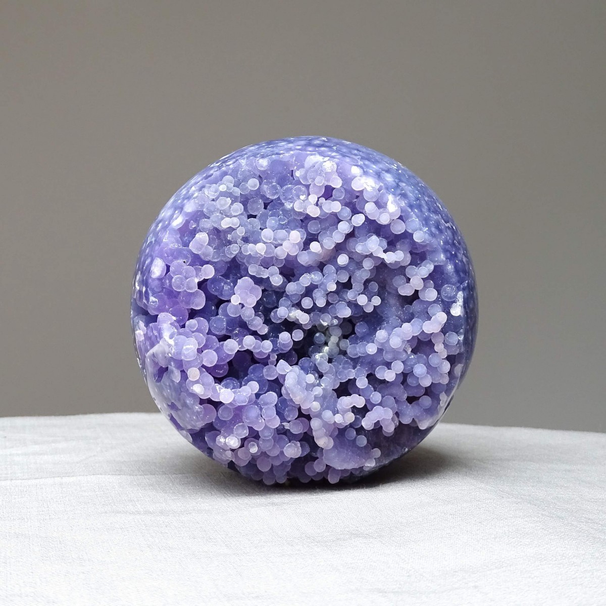 Grape chalcedony ball 757g, Indonesia