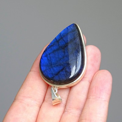 Labradorite pendant in silver 19.6g, Madagascar