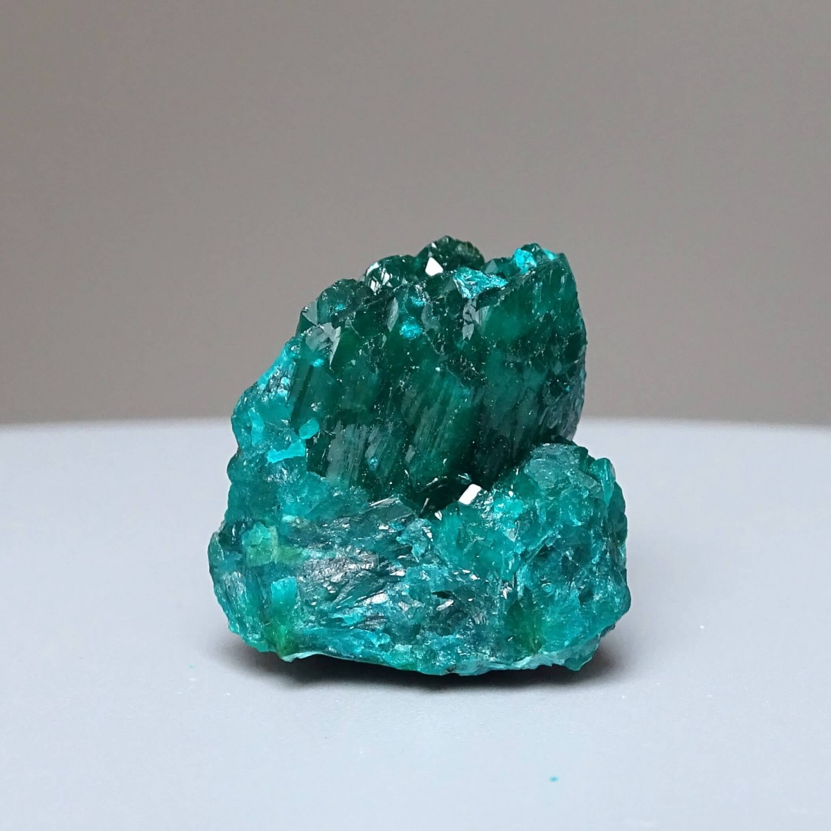 Dioptas natural crystals 9.1g, Congo