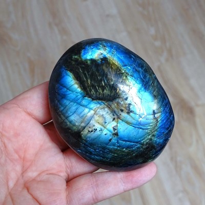 Labradorite polished 234g, Madagascar