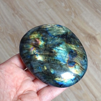 Labradorite polished 360g, Madagascar