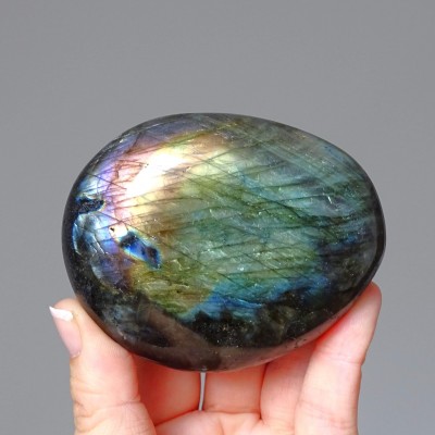 Labradorite polished 284g, Madagascar