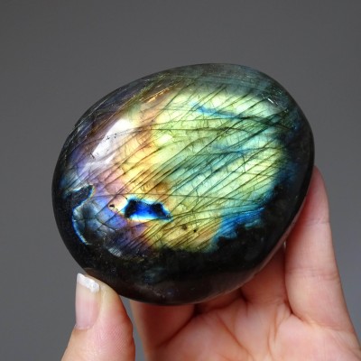 Labradorite polished 284g, Madagascar