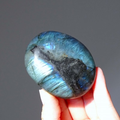 Labradorite polished 159g, Madagascar