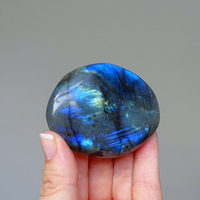 Labradorite polished 118g, Madagascar