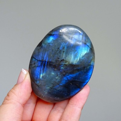 Labradorite polished 118g, Madagascar