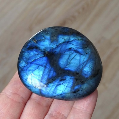 Labradorite polished 116g, Madagascar