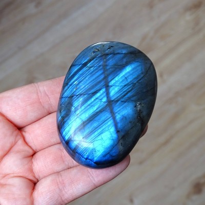 Labradorite polished 118g, Madagascar