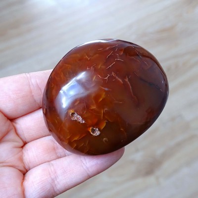 Carnelian polished 149g, Madagascar