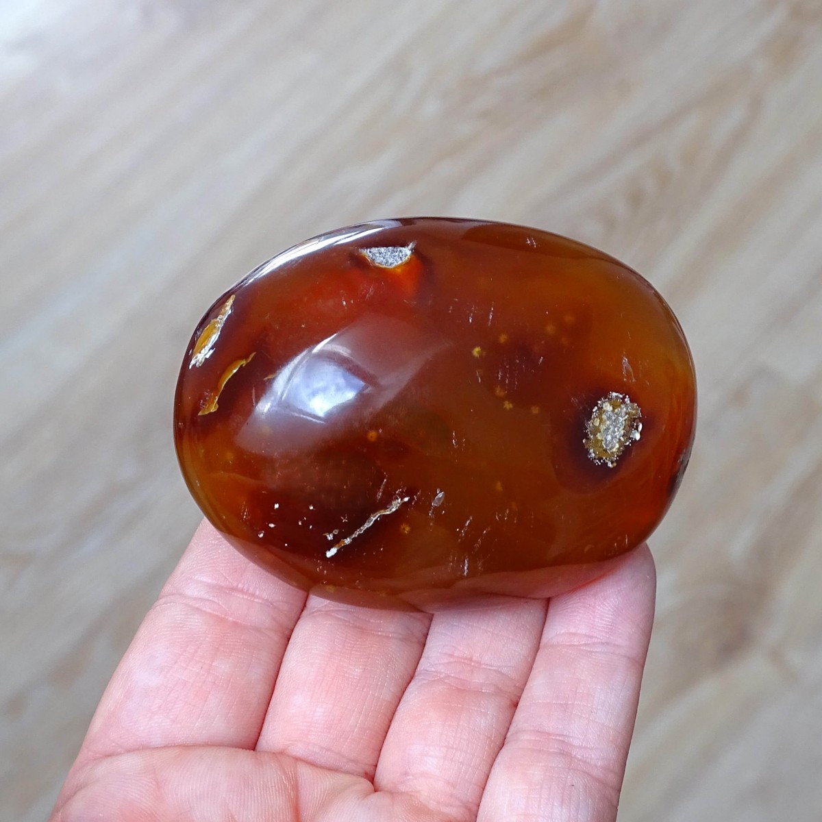 Carnelian polished 151g, Madagascar