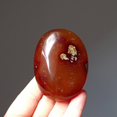 Carnelian polished 151g, Madagascar