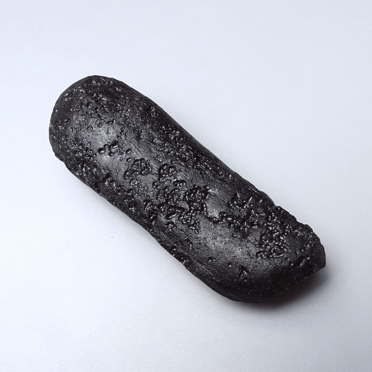 Tektite natural indochinite 153g, Vietnam