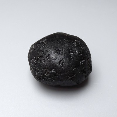 Tektite natural indochinite 115g, Vietnam