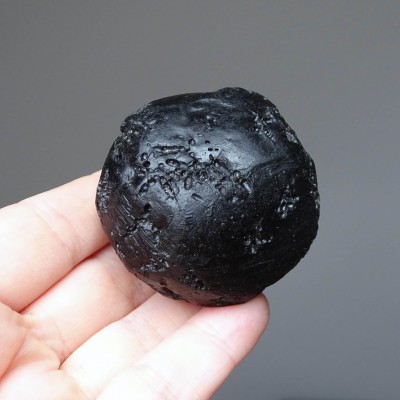 Tektite natural indochinite 115g, Vietnam