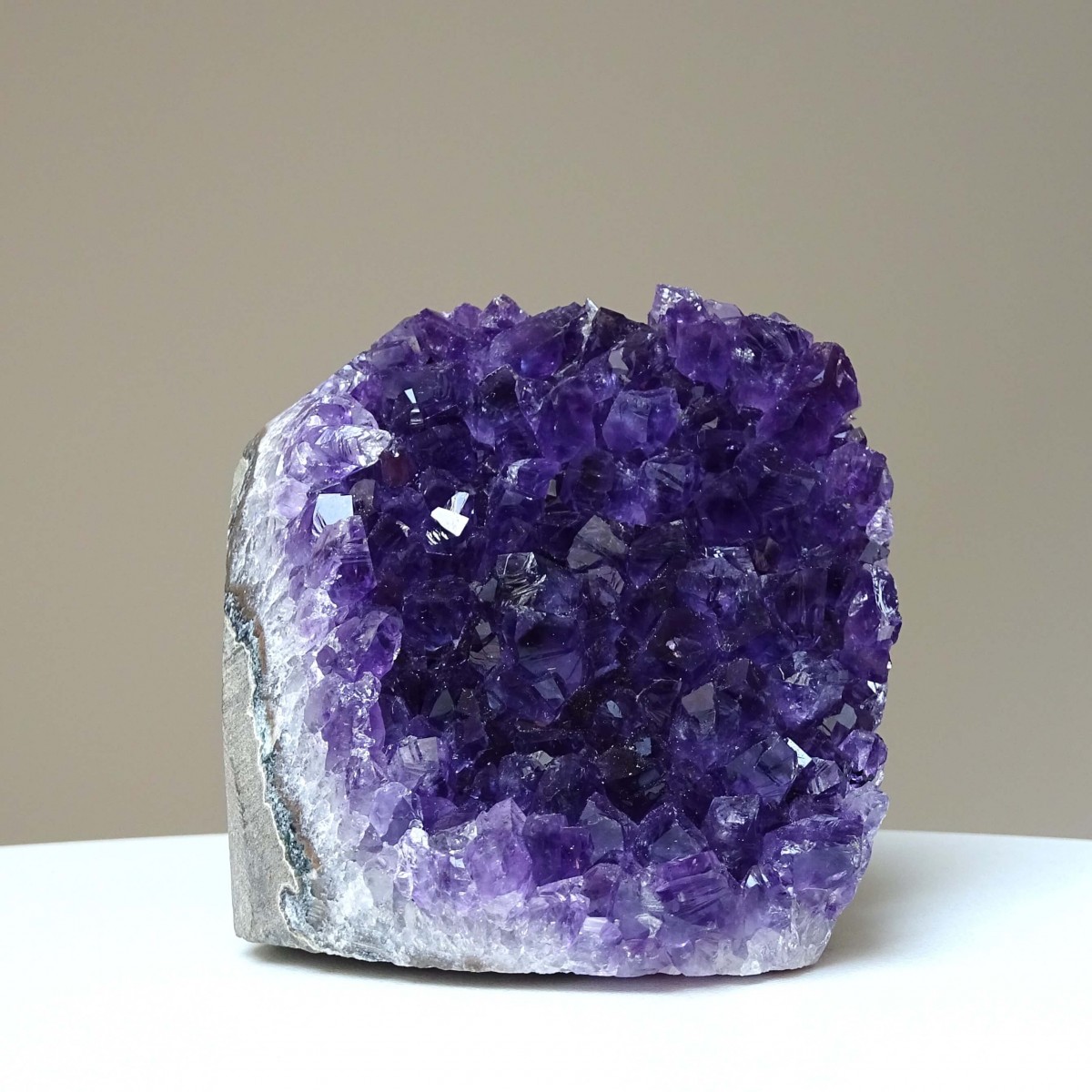 Amethyst natürliche Druse 334g, Uruguay