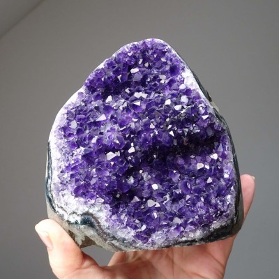 Amethyst natürliche Druse 1357g, Uruguay