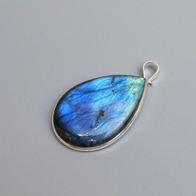 Labradorite pendant in silver 28g, Madagascar