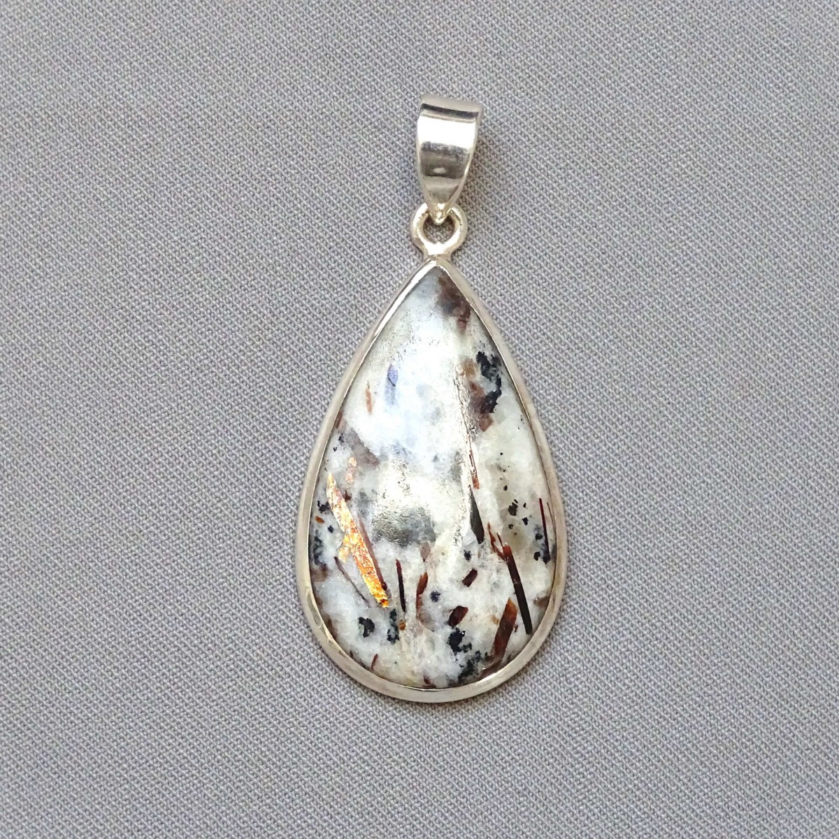 Astrophyllite pendant in silver 9.6g, Russia