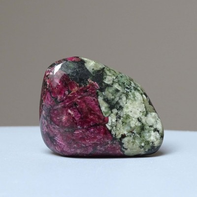 Eudialyt natural polished mineral 35.3g, Russia