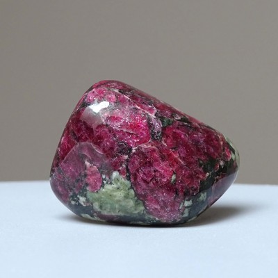 Eudialyt natural polished mineral 35.3g, Russia