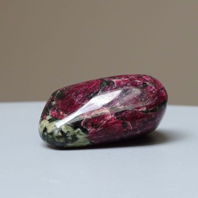 Eudialyt natural polished mineral 35.3g, Russia