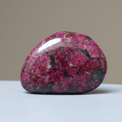 Eudialyt natural polished mineral 80.5g, Russia