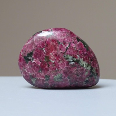 Eudialyt natural polished mineral 80.5g, Russia