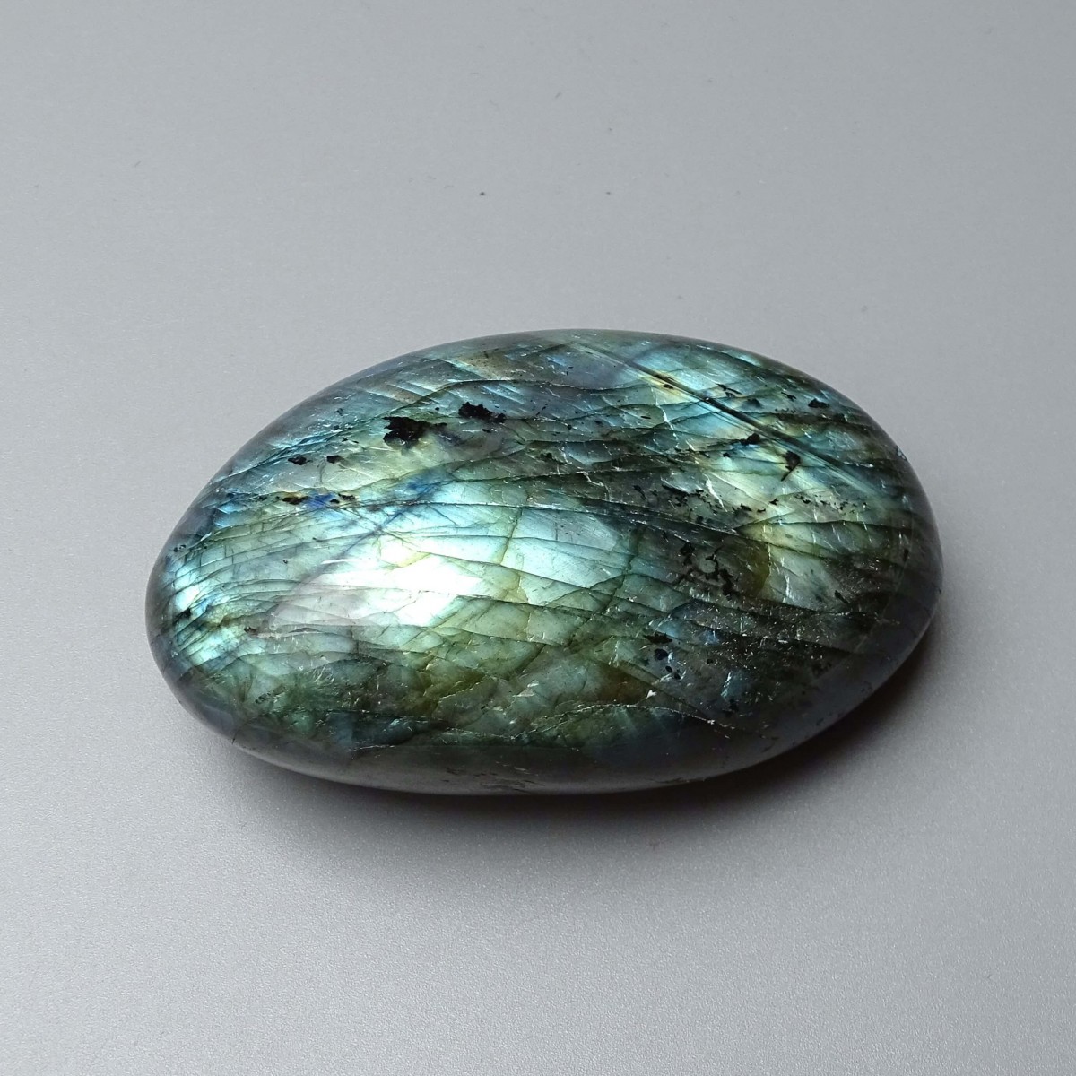 Labradorite polished 177g, Madagascar