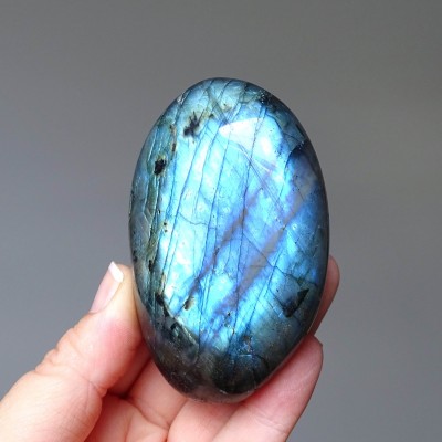 Labradorite polished 177g, Madagascar