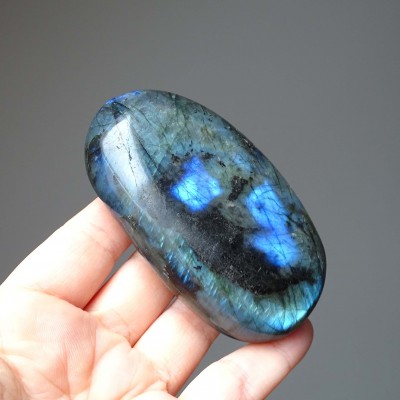 Labradorite polished 233g, Madagascar