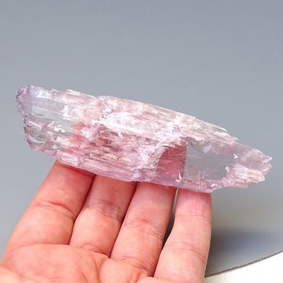 Kunzite natural crystal 56.8g, Afghanistan