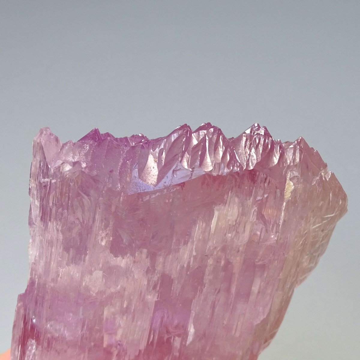 Kunzite natural crystal 190.7g, Afghanistan