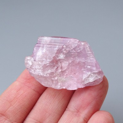 Kunzite natural crystal 19.9g, Afghanistan