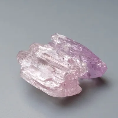 Kunzit natürlicher Kristall 48,2g, Afghanistan