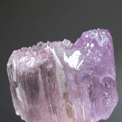 Kunzit natürlicher Kristall 48,2g, Afghanistan