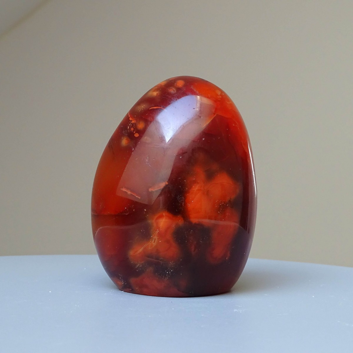 Carnelian polished 292g, Madagascar