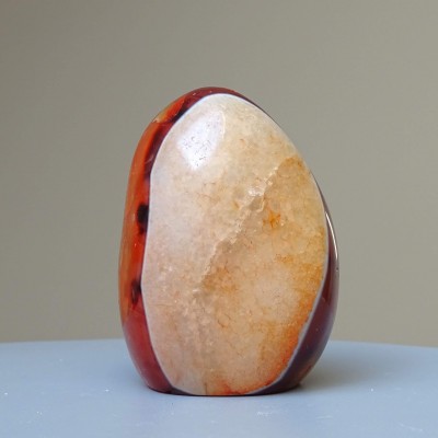 Carnelian polished 292g, Madagascar