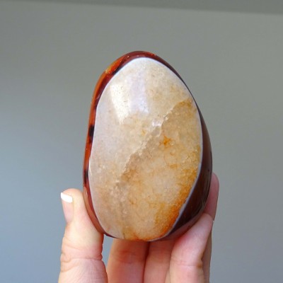 Carnelian polished 292g, Madagascar